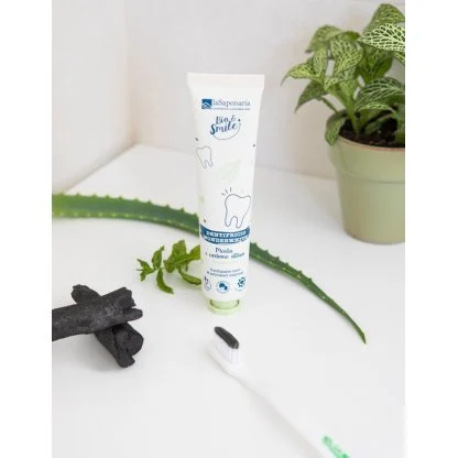 Dentifricio sbiancante WonderWhite Menta e Carbone – Linea laSaponaria - immagine 2
